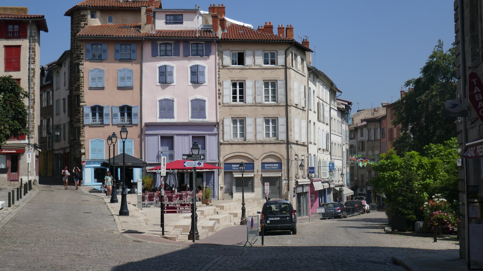Jean Jaurès — accès camion déménagement, façades typiques, parking